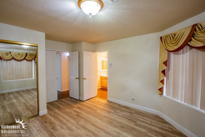 3013 W Oakey Blvd #2 - Photo 7 of 14