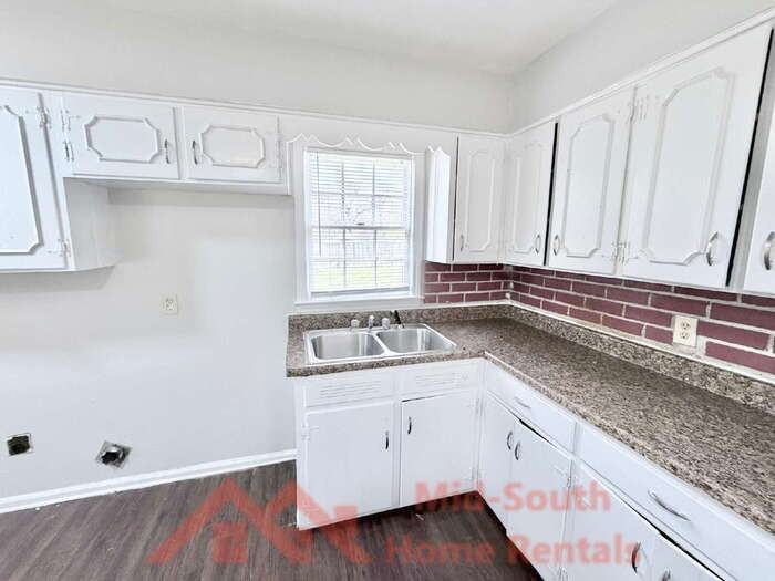 1857 Denison St - Photo 7 of 20