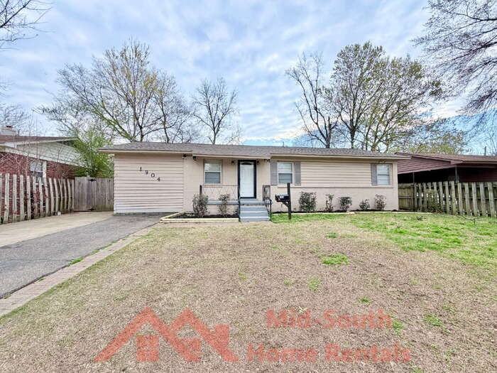 1904 Capri St - Photo 2 of 24