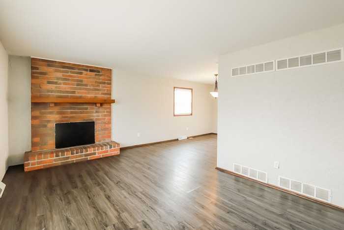 1403 Nw 64th Ter - Photo 7 of 17