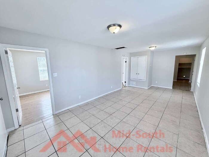 1549 Patton St - Photo 3 of 26