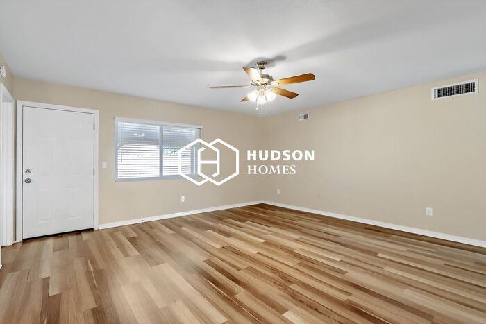 954 S 34th St - Photo 7 of 29