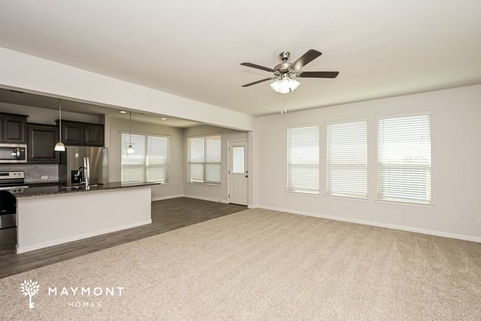 1028 Nelson Pl - Photo 4 of 15