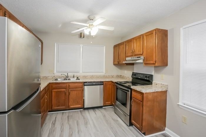 7228 Walterboro Rd - Photo 4 of 9