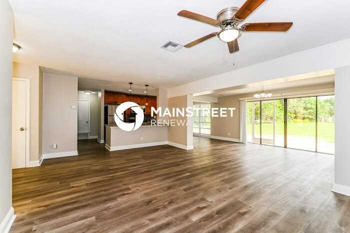 907 E 3rd St - Photo 5 of 16