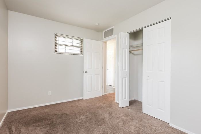 1886 Florida Dr - Photo 5 of 10