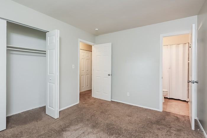 1886 Florida Dr - Photo 6 of 10