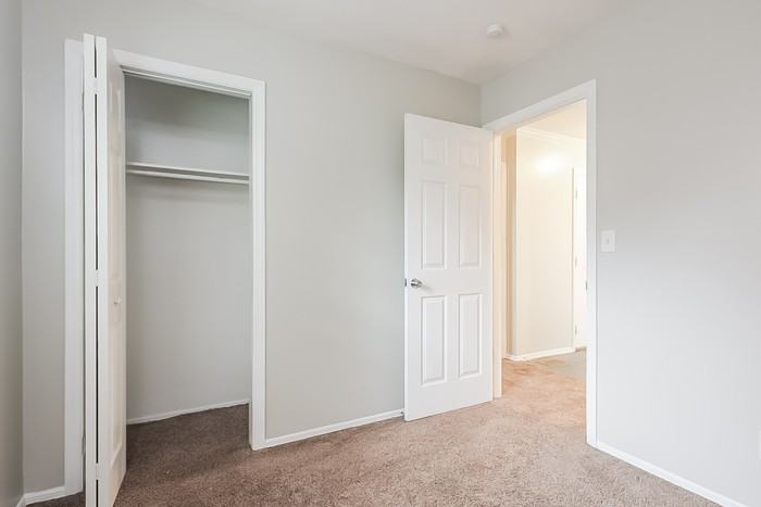 1886 Florida Dr - Photo 7 of 10