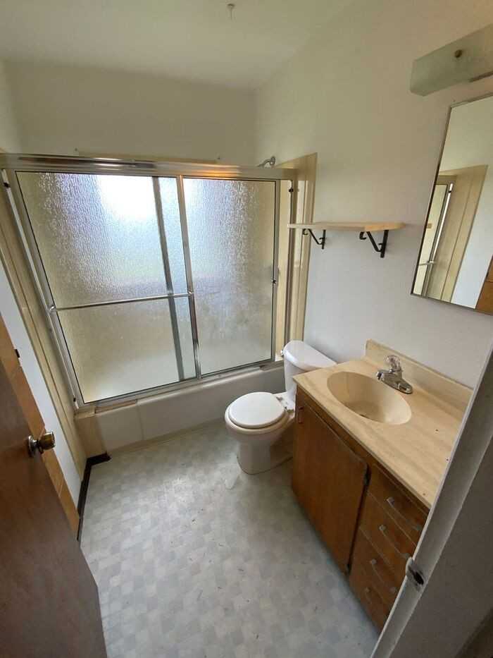 8222 Pipeline Rd E - Photo 6 of 14