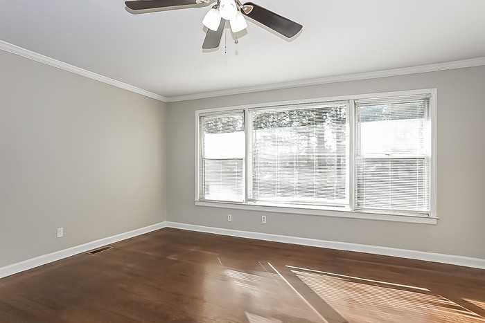 2425 Sparks Rd - Photo 4 of 16