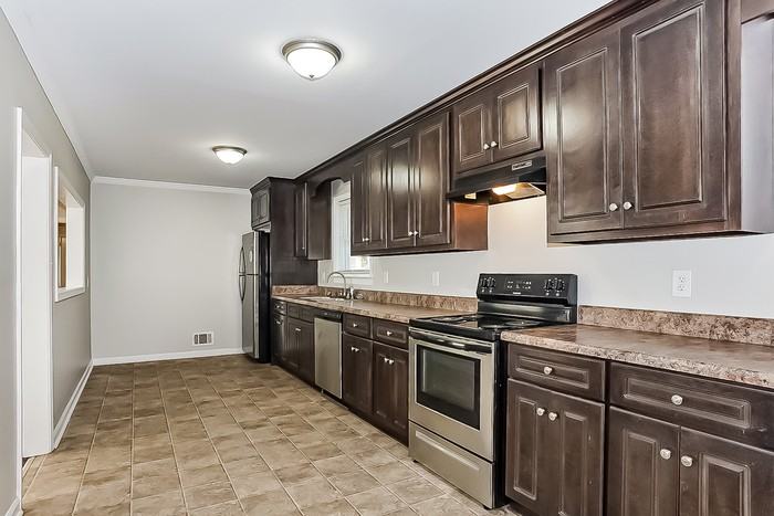 2425 Sparks Rd - Photo 5 of 16