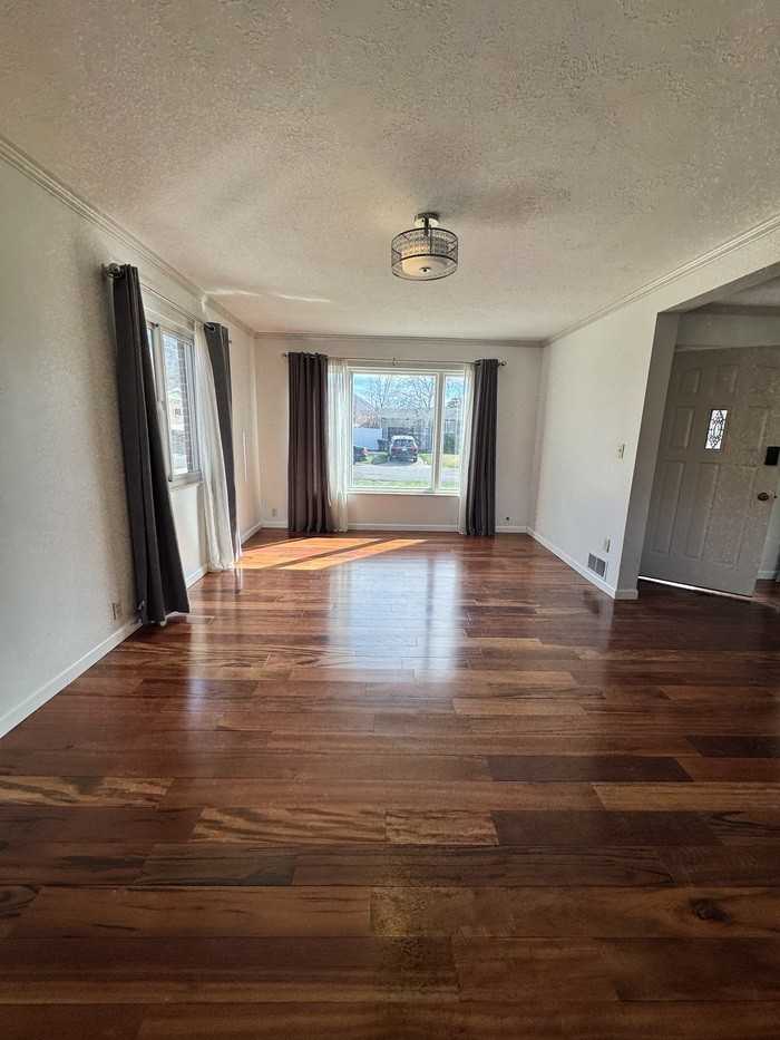 3245 E Cummings Rd - Photo 2 of 16