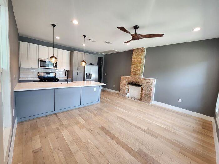 208 N Waverly Dr - Photo 3 of 16