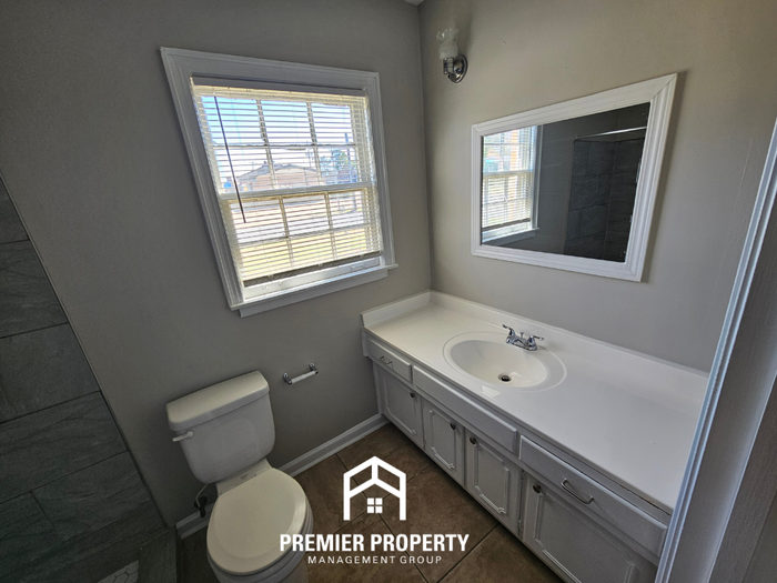 5599 Quince Rd - Photo 4 of 9