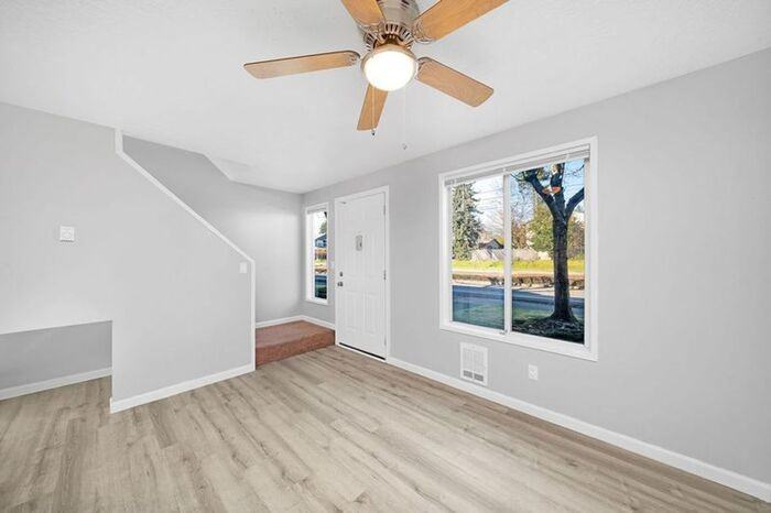 14350 E Burnside St - Photo 4 of 45