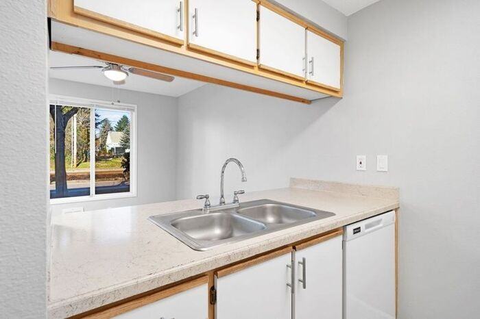 14350 E Burnside St - Photo 7 of 45