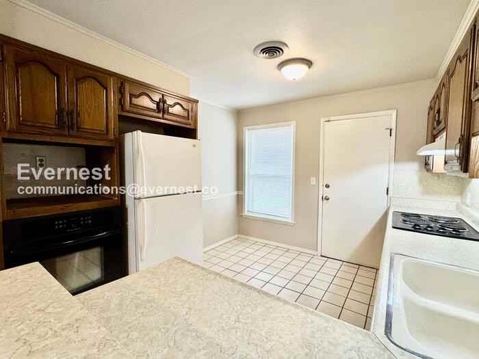 5764 E 24th St - Photo 5 of 30