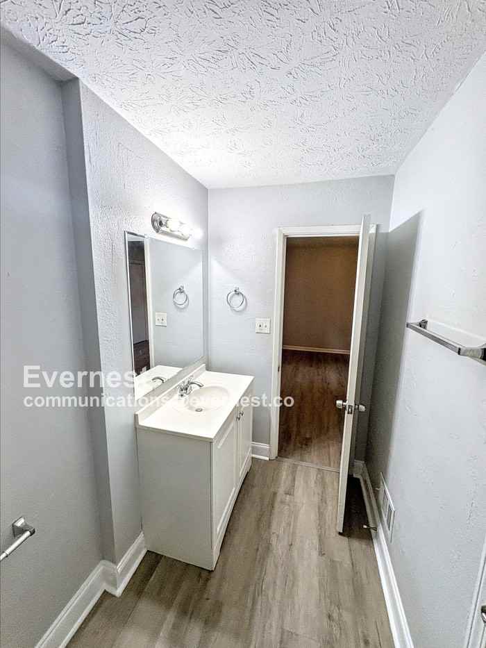 8802 Homewood Dr - Photo 6 of 26