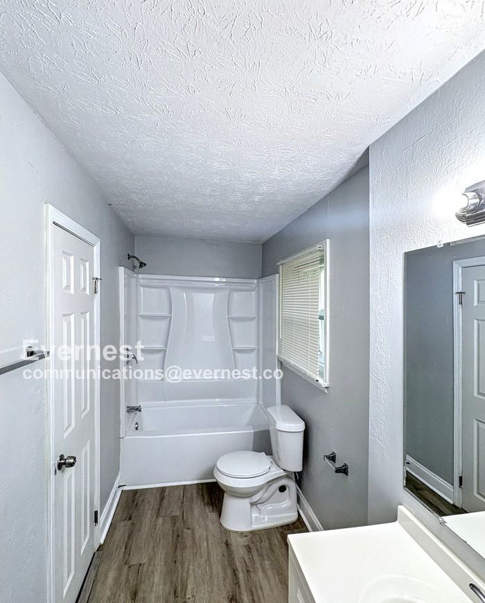 8802 Homewood Dr - Photo 7 of 26