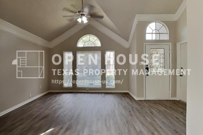 8306 Lake Crystal Dr - Photo 4 of 22