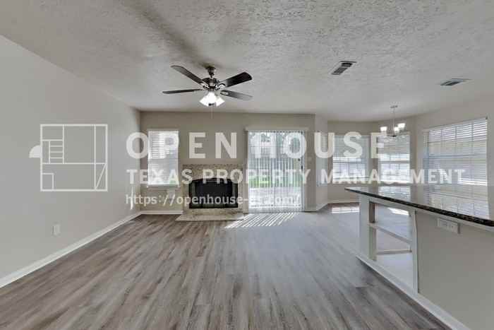 8306 Lake Crystal Dr - Photo 5 of 22