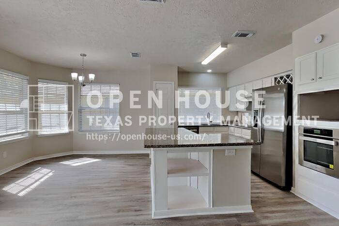 8306 Lake Crystal Dr - Photo 6 of 22