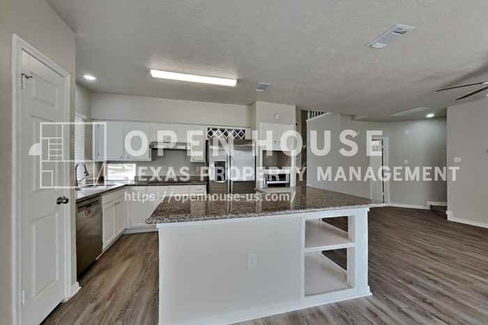 8306 Lake Crystal Dr - Photo 7 of 22