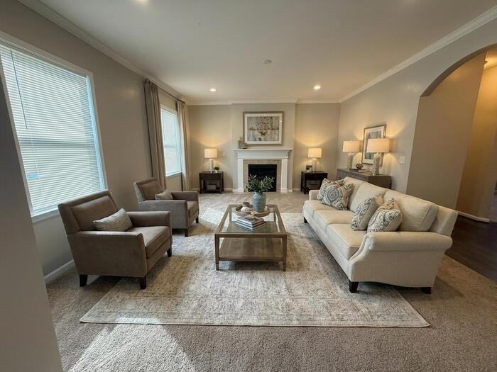 2384 Oakview Ct - Photo 2 of 37