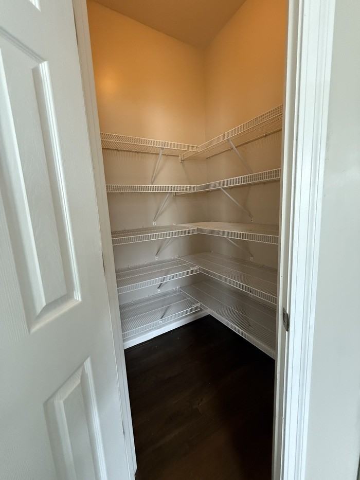 2384 Oakview Ct - Photo 6 of 37