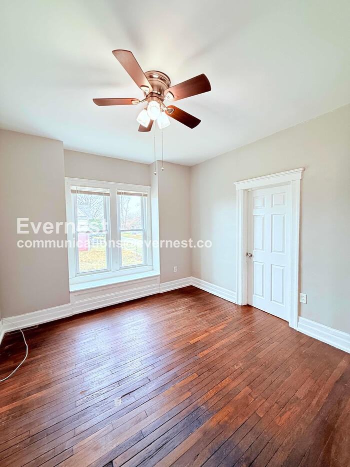 504 Westminster St #2 - Photo 7 of 32