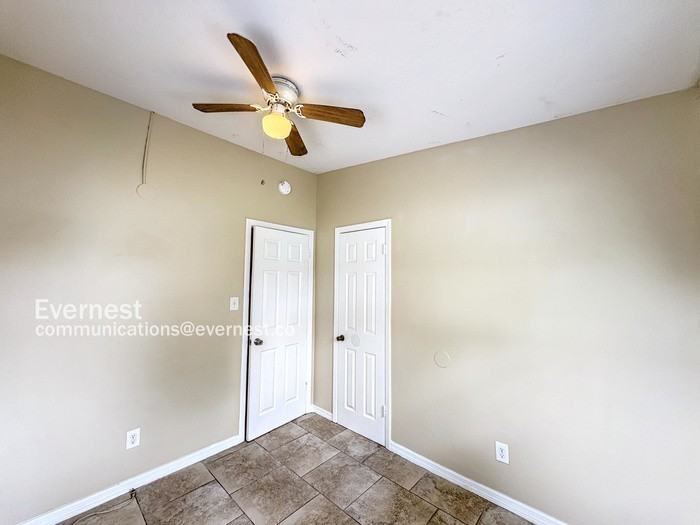 2925 N 46th St #B - Photo 6 of 14