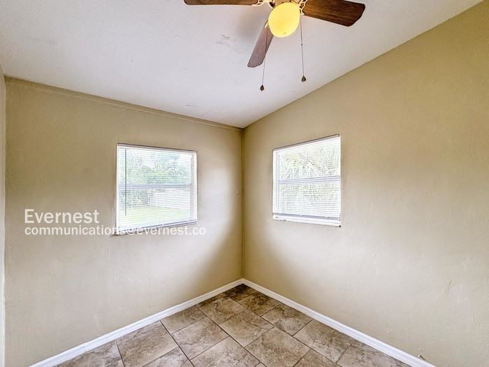 2925 N 46th St #B - Photo 7 of 14