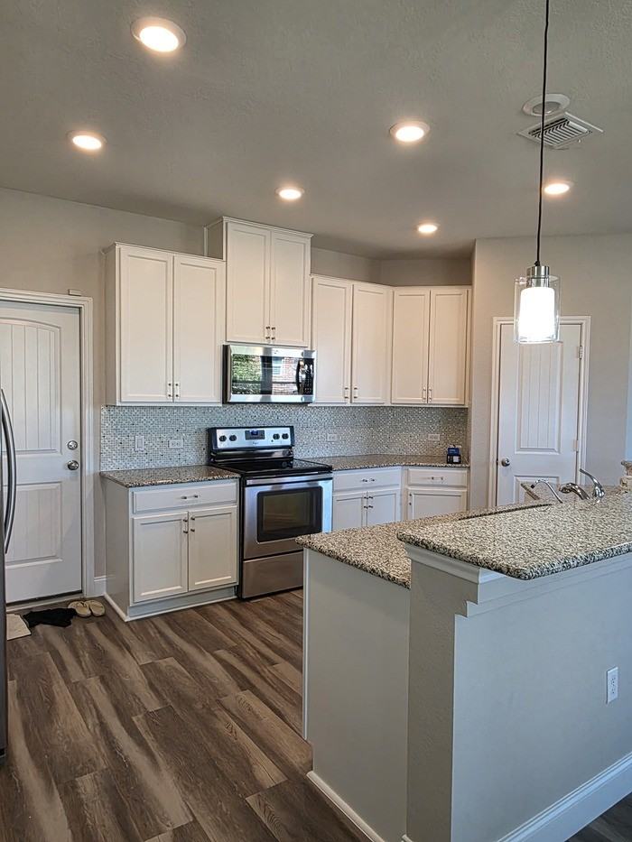 1704 Constanta Dr - Photo 3 of 13