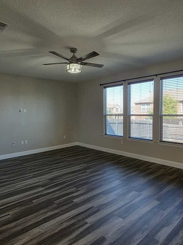 1704 Constanta Dr - Photo 7 of 13