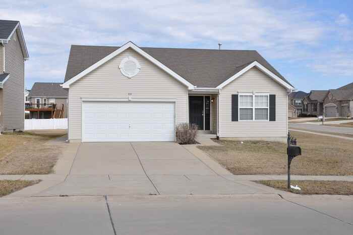 213 Flint Brook Dr - Photo 2 of 22