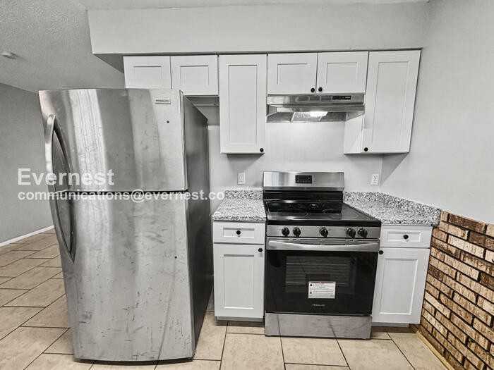 1649 Valeview Ct - Photo 2 of 23