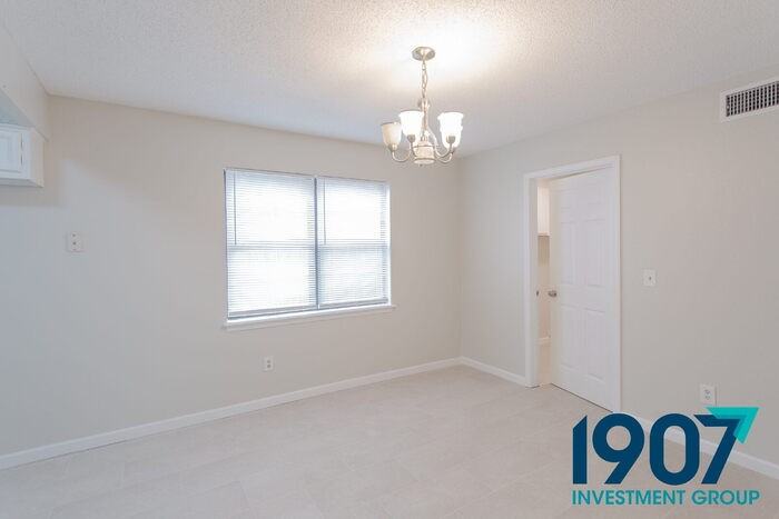 10105 Southridge Dr - Photo 7 of 30