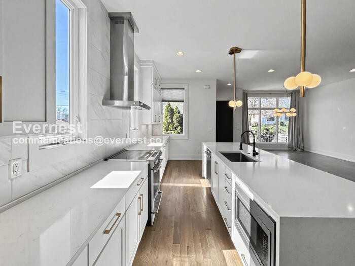 1011 Garfield St - Photo 2 of 29