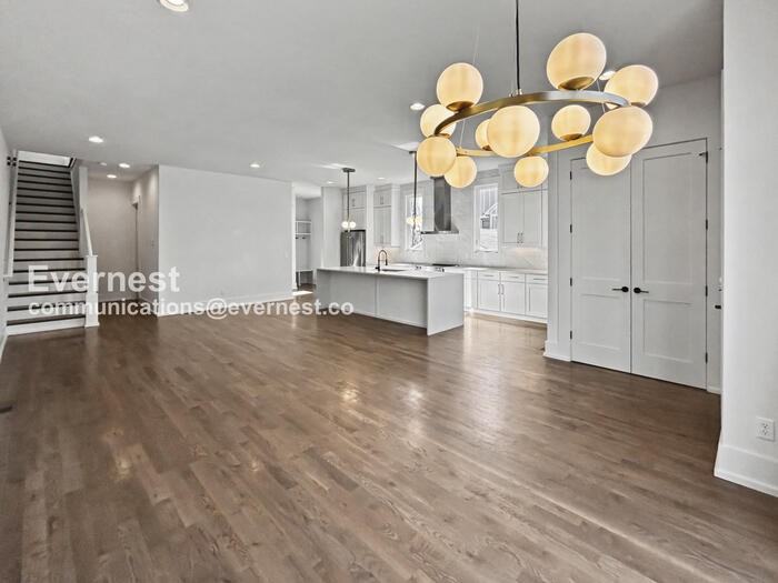 1011 Garfield St - Photo 4 of 29