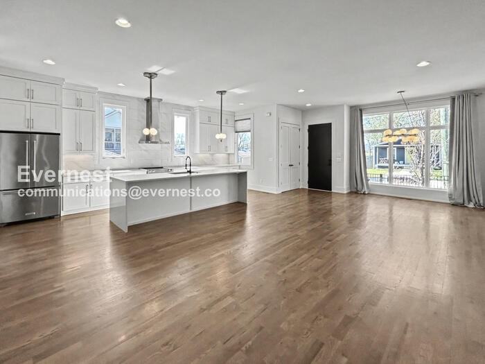 1011 Garfield St - Photo 5 of 29