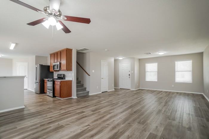 7830 Ashland Springs Ln - Photo 3 of 20