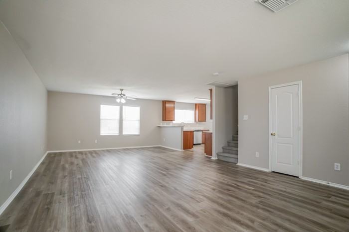 7830 Ashland Springs Ln - Photo 5 of 20