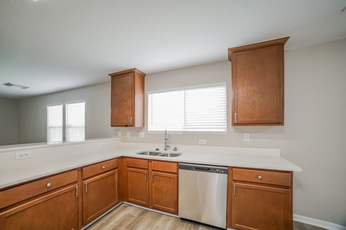 7830 Ashland Springs Ln - Photo 7 of 20