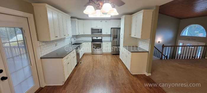 6141 Blue Ash Dr - Photo 5 of 27