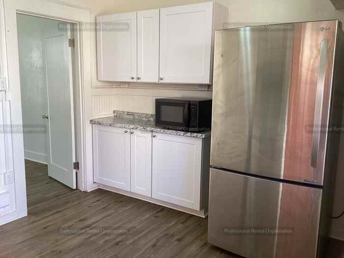 906 Washington St #7 - Photo 4 of 9