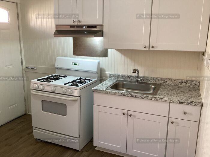 906 Washington St #7 - Photo 5 of 9