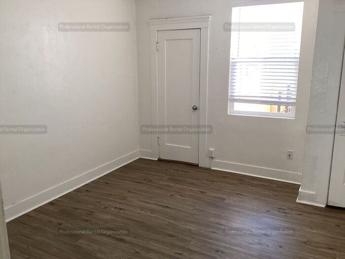 906 Washington St #7 - Photo 6 of 9