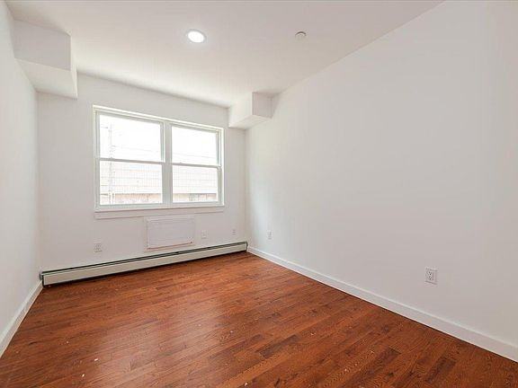 4636 Bronx Blvd #1 - Photo 5 of 10