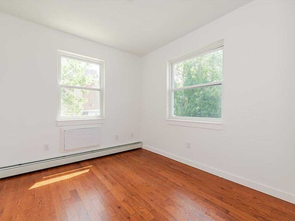 4636 Bronx Blvd #1 - Photo 7 of 10