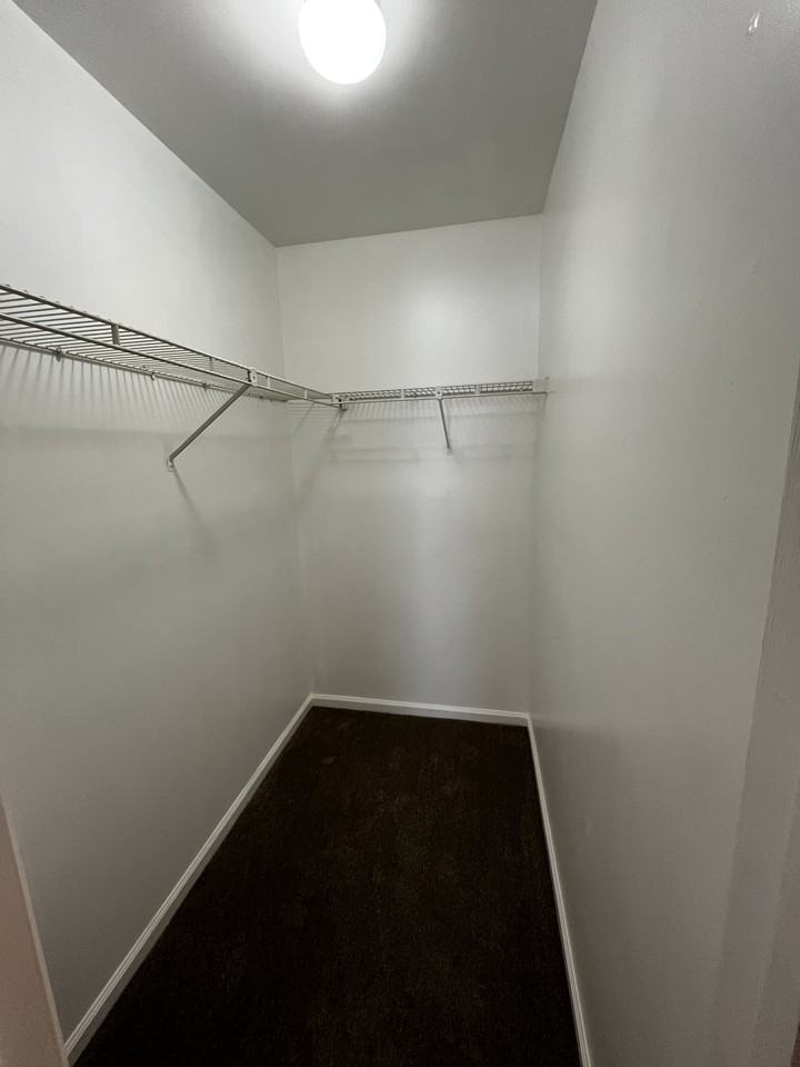 36 Whitemarsh Ct #NA - Photo 2 of 12